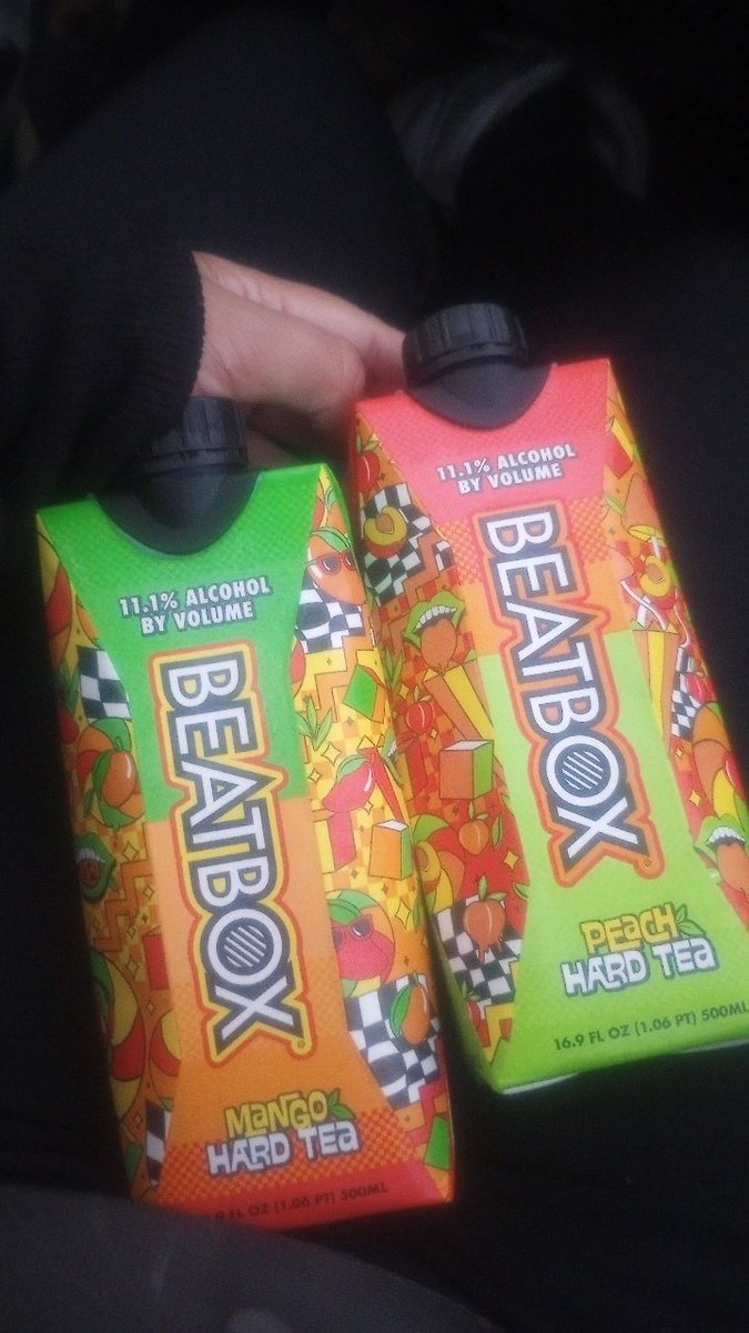 Lyric24k's tweet photo. I already drank the lemonade one before my pic ooopsie but these are DEFINITELY the new favs !!! @BeatboxBevs  #beatboxfam https://t.co/a5SvBEBNjV