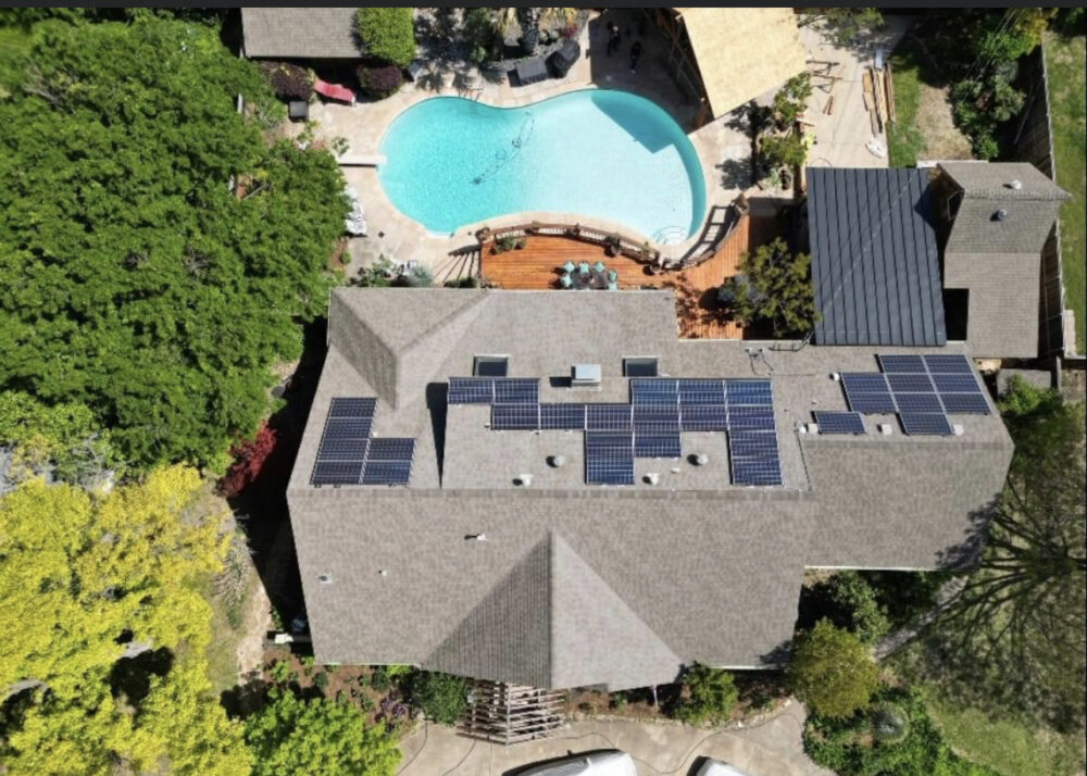 EpicRoofingDFW's tweet image. Sunshine = Savings? ☀️
Thinking about going solar? Net metering &amp;amp; buyback programs can help you slash your electricity bills &amp;amp; earn extra income!

Learn more in our blog: bit.ly/3IpBmV1
#solarenergy #netmetering #buybackprogram #savemoney #ecofriendly #epicsolarpros
