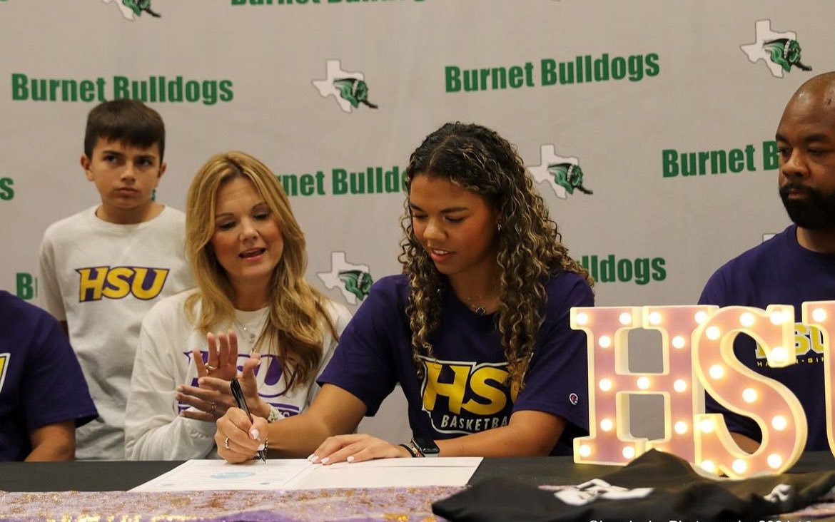 Officially signed to be a Cowgirl !! 🤠💜
<a href="/cowgirl_bball/">Hardin-Simmons WBB</a>