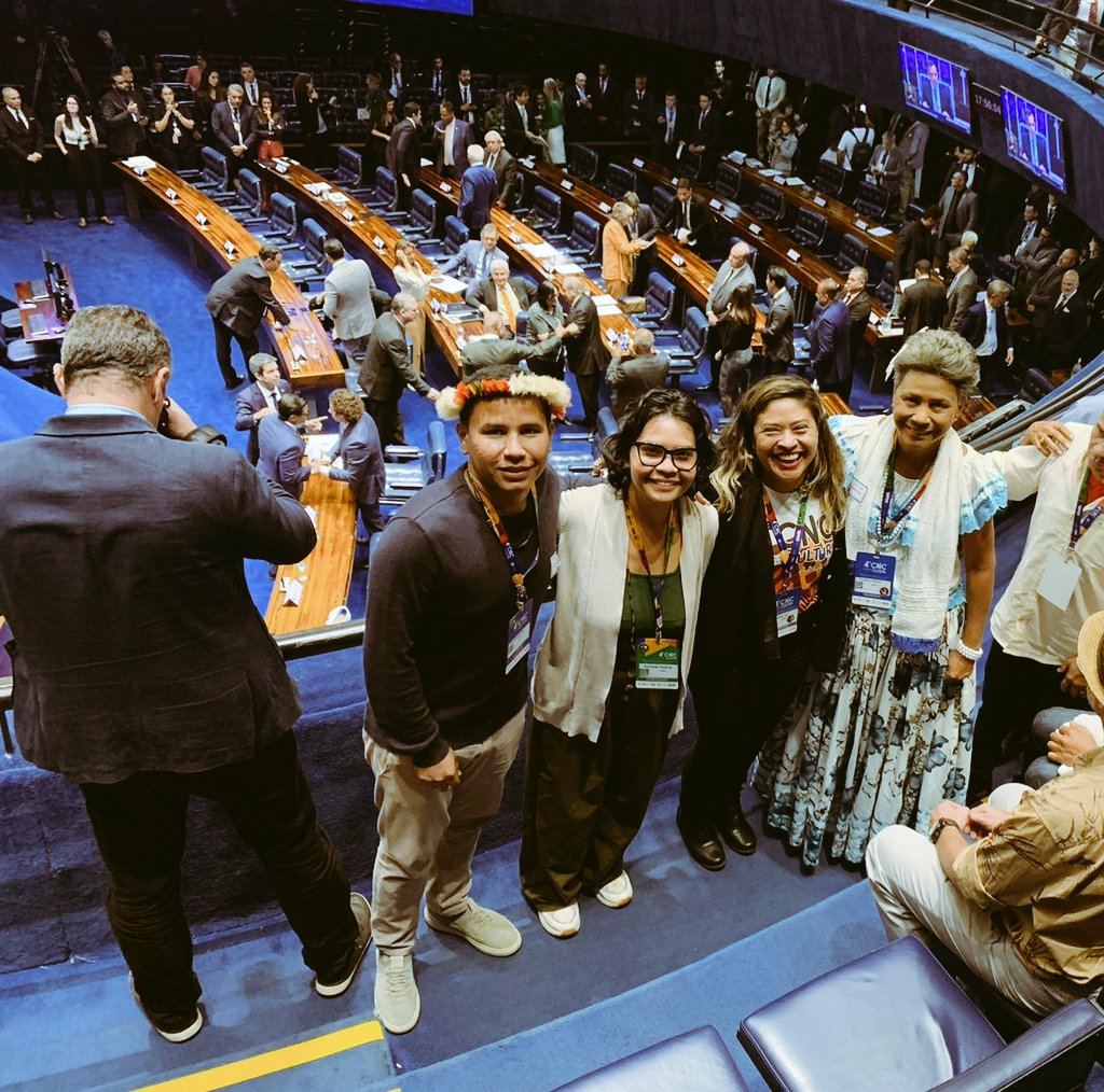cinemanavegante's tweet photo. Luta, choro, cansaço... História! Aprovamos hoje no senado o Sistema Nacional de Cultura ✊🏽🏹✨ com a presença marcante e representativa da cultura amapaense!
#politicacultural #mincAP https://t.co/sVEwjSzCKd