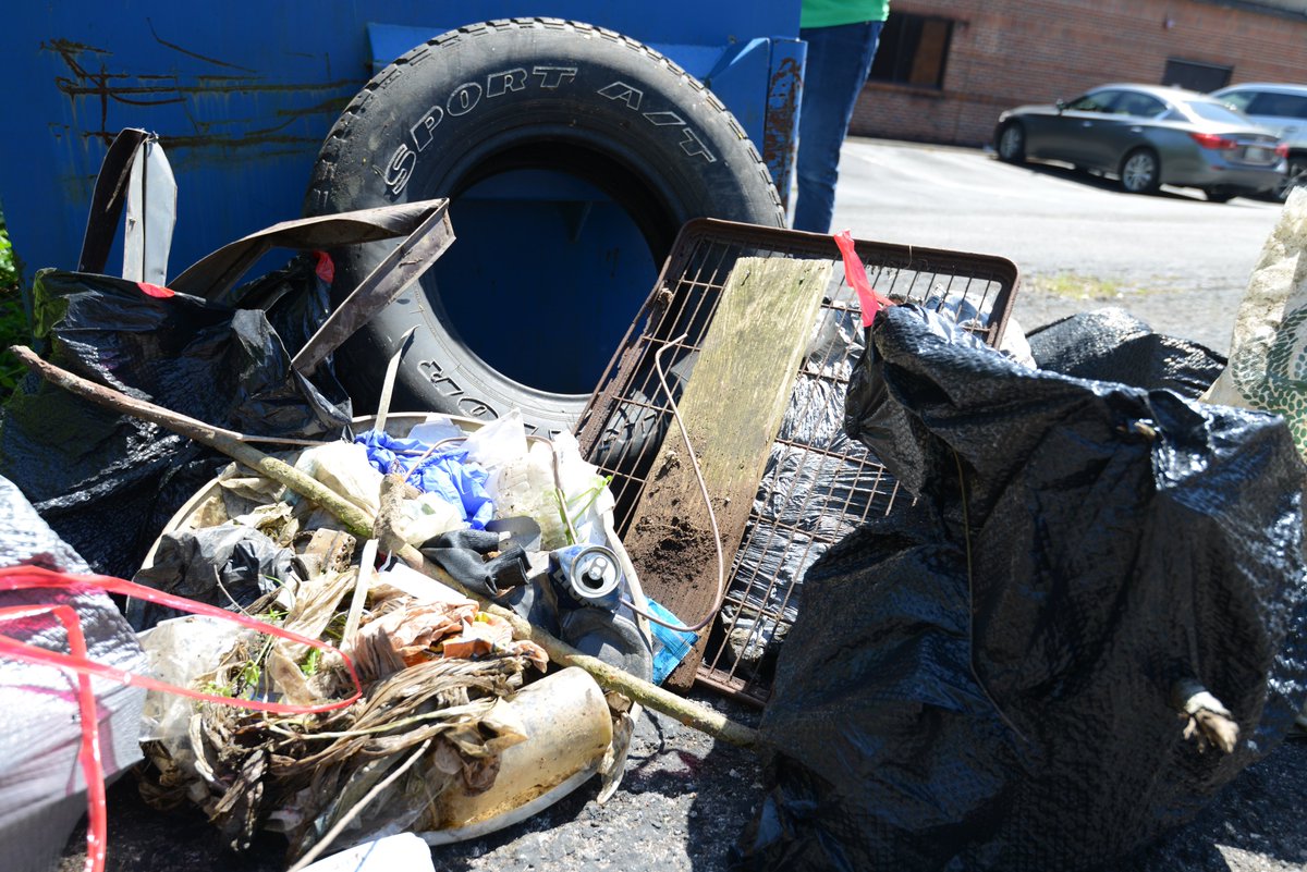 TennCLEANAct's tweet photo. Is #trashTuesday a thing? It shouldn't be. #WeWantTennesseeCLEAN https://t.co/GUDZwxwEdd