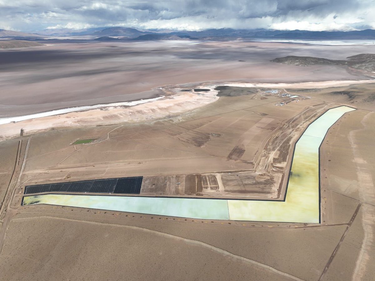 GalanLithium's tweet photo. Pond 1 at the $GLN.ax HMW #Lithium Brine Project has now been filled and evaporation is underway (with Pond 2 not far behind) as Galan moves closer to producing low-cost premium concentrate in H1 2025. A big congratulations to the team. 

#energy #CleanEnergy https://t.co/o3I9qTDFNL