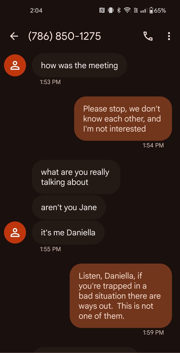 wjlambert's tweet photo. I tend to get maybe 2-3 spam texts/ year, but since this #PigButchering-thing has started the number has  increased.  Americans, in my xp are not out-of-the-blue friendly to randos via text https://t.co/N3Xy4XrNNF