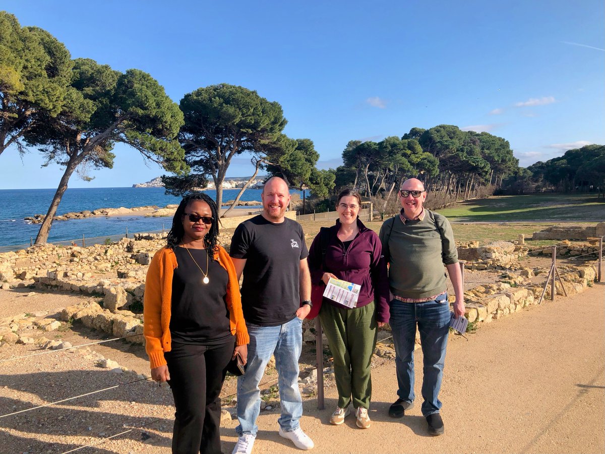 StpaulsLeic's tweet image. Some amazing photos from the St Paul's Spanish trip 🇪🇸

Day 1 (La Calella): Quick time on the beach before sunset. Day 2 (Las Ramblas). Day 3 (Girona, Chocolate factory, Empuries Ruins)

The best bit...all the compliments we're receiving about how well behaved our students are!