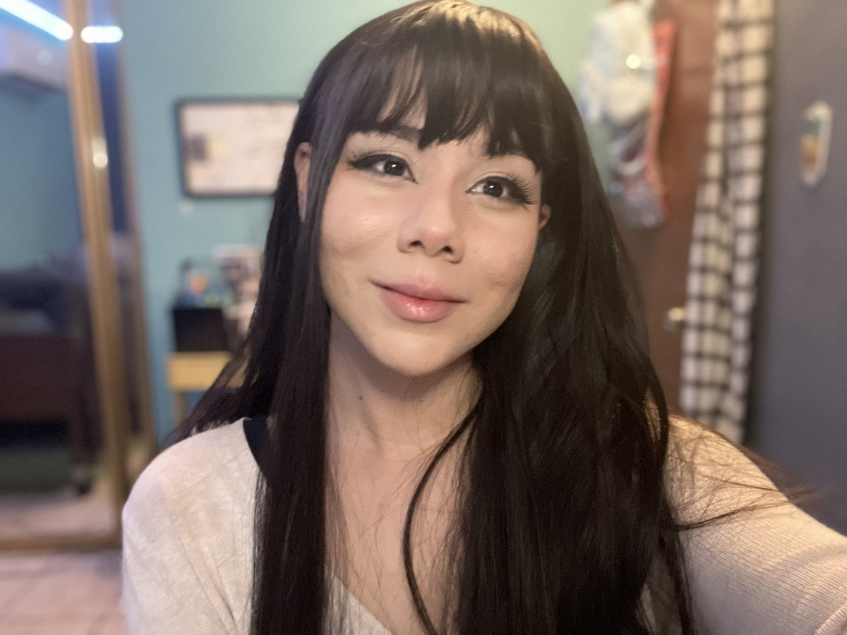 bluemisfitv's tweet photo. Hii! Estoy en directo https://t.co/wnD84y4hec jugando Hogwarts legacy 🩷

#bluecsd #TwitchAffilate #smallstreamer #adhdstreamer #gamergirl https://t.co/4wlmwNMgPN