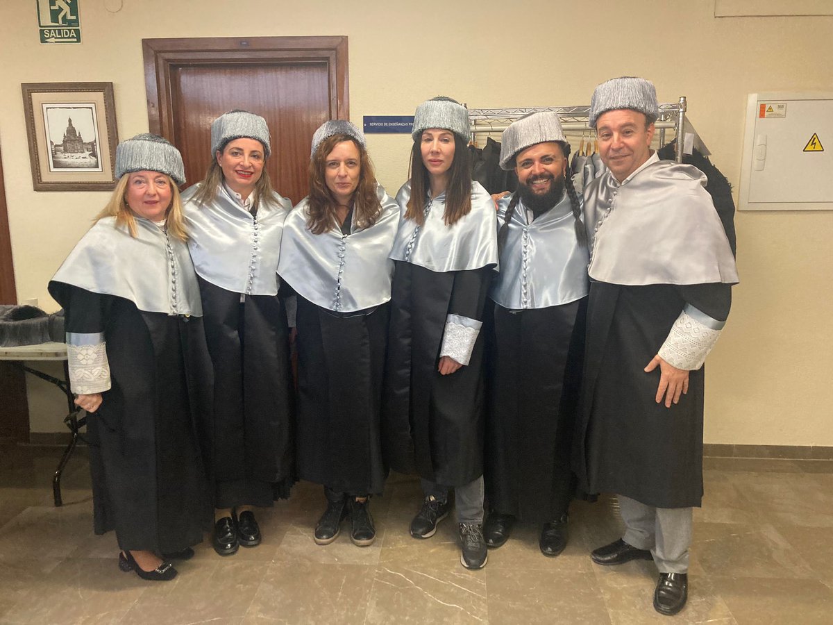 Hoy ha tenido lugar la toma de posesión de Teodomiro López como nuevo rector de la <a href="/InfoUMA/">Universidad de Málaga</a> 👏🏼 Algunos docentes e investigadores de la <a href="/ComuniFac/">Fac.ComunicaciónUMA</a> han apoyado esta nueva etapa de la Universidad de Málaga. ¡Desde Comunica+ le deseamos mucho éxito a <a href="/teolopezuma/">Teo López Navarrete</a> en su mandato!🤗