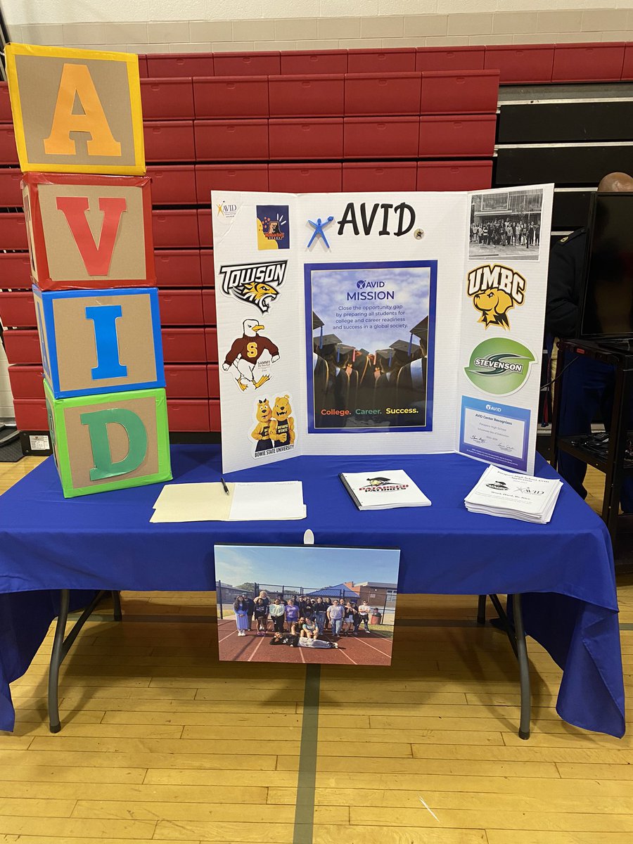 Lori Powers tweet media