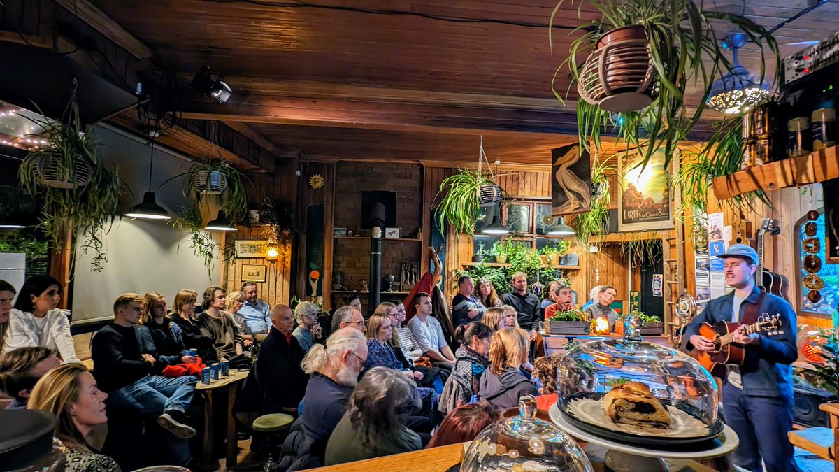 A magical evening in The Cafe tonight with gorgeous sets from both Eletto and Luke Jackson 🌟💫 #gig #folk #livemusic #cafe #sheffield #Wednesdayvibe #happy #livelife