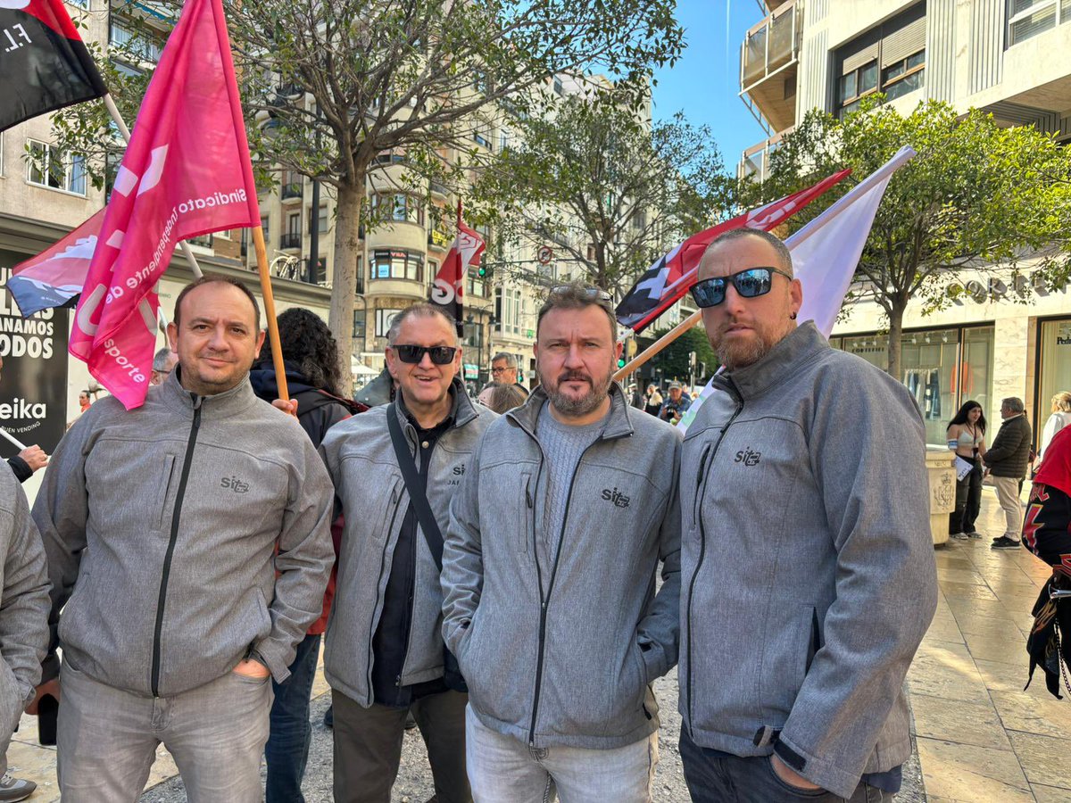 comunicacio_SIT's tweet photo. Hoy 6 de marzo primera concentración y manifestación en valencia de la plataforma jubilación a los 60. Por la aplicación de los coeficientes reductores para conductores profesionales. Próxima concentración y manifestación en Barcelona @DeJubilacion @cgtbus @ACTUB3 @TMB_Barcelona https://t.co/NovR8yYs5y