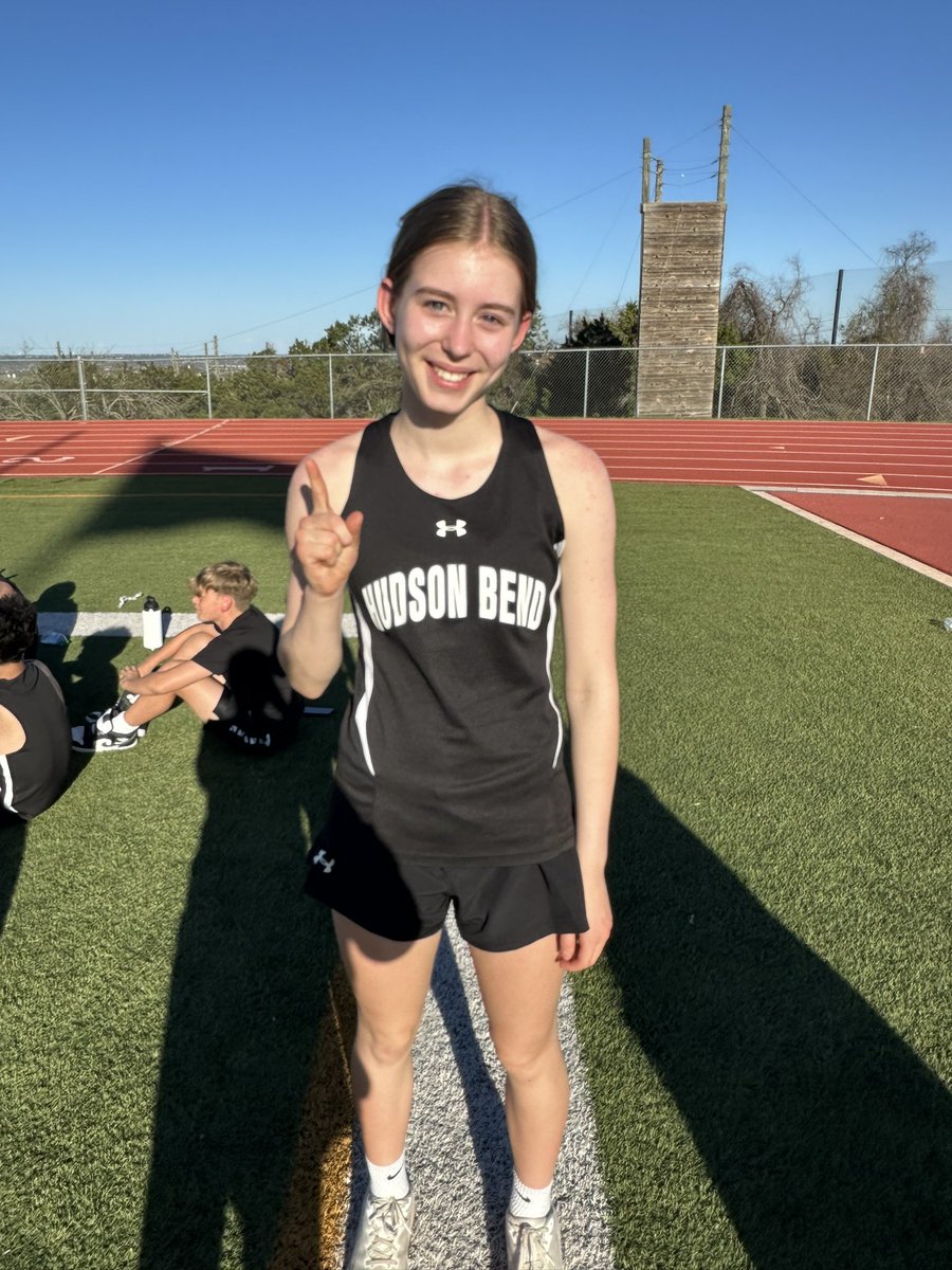 🚨SCHOOL RECORD 🚨

Gigi C. tied the 7th grade High Jump record with a jump of 4’10 and is the District Champion!!