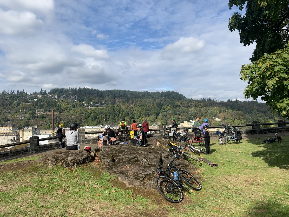 Join WeBike Saturday to ride to Oregon City! Feat. the Trolley Trail, municipal elevator, snack stop above Willamette Falls, and lunch (BYO or buy there) at food carts. All the details here: secure.everyaction.com/jYI5LMVjOEaImd…
Rain or shine and we're cautiously optimistic for a dry day 🤞