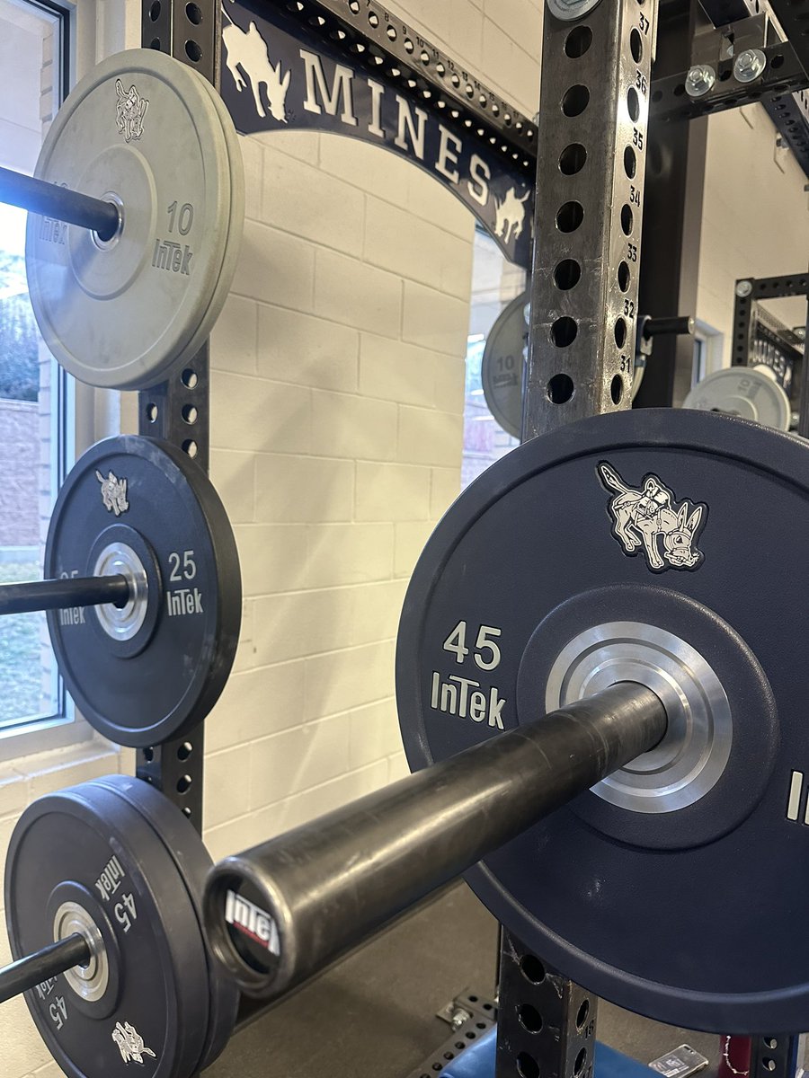 Premium products for a premium athletics program @ICSportsPerform @MinesAthletics @irondiggers @MinesFootball #rawamericanperformance #intekstrength #intek #weightroom #strengthandconditioning