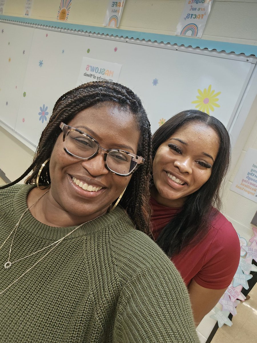 It is with great pleasure that HISD Counseling Department acknowledges & celebrate our dynamic Social Worker, Ms. Stevenson @WoodsonESHISD! We appreciate her unwavering support for our students, parents, & staff! @HISD_ACC @KarenJoHISD @HoustonISD