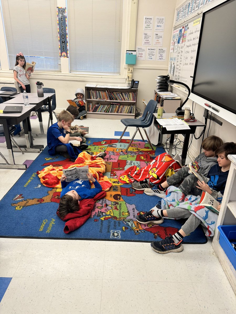 GeorgeMasonES's tweet photo. Happy Read Across America week! We just love any chance to get cozy with a good book! #ReadAcrossAmericaWeek #booklove @GMasonPrincipal https://t.co/HwFtNl3ww0