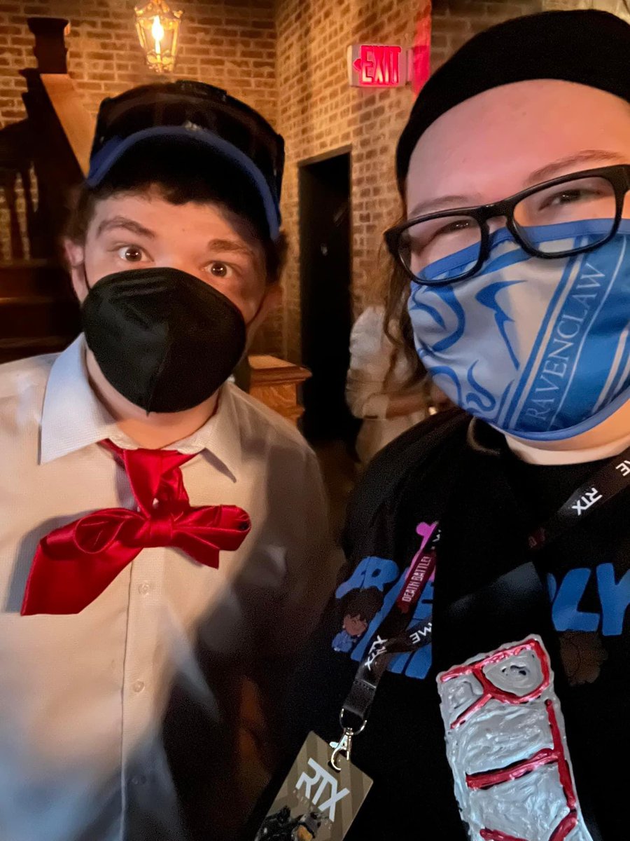 masterofpsych17's tweet photo. Thanks for the memories @RoosterTeeth 

RTX part 4/?
@KatTDooley 
@DefinedByKy 
@TheLoeJeez 
@Dogbark_Michael https://t.co/Ziq6VzumvQ
