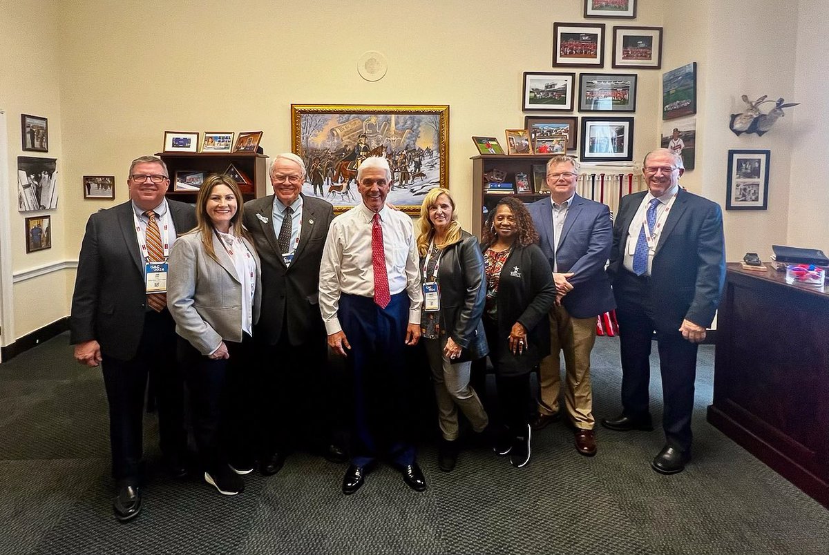 TexasTrustCU's tweet photo. Texas Trust is on the Hill! Our CEO Jim Minge, Board Chairman Larry Skinner &amp; CFO Peggy Esparza are in Washington DC right now, speaking with lawmakers about the ways credit unions are making an impact in our communities. Spreading the good news about the credit union difference! https://t.co/sDVanEuNNL