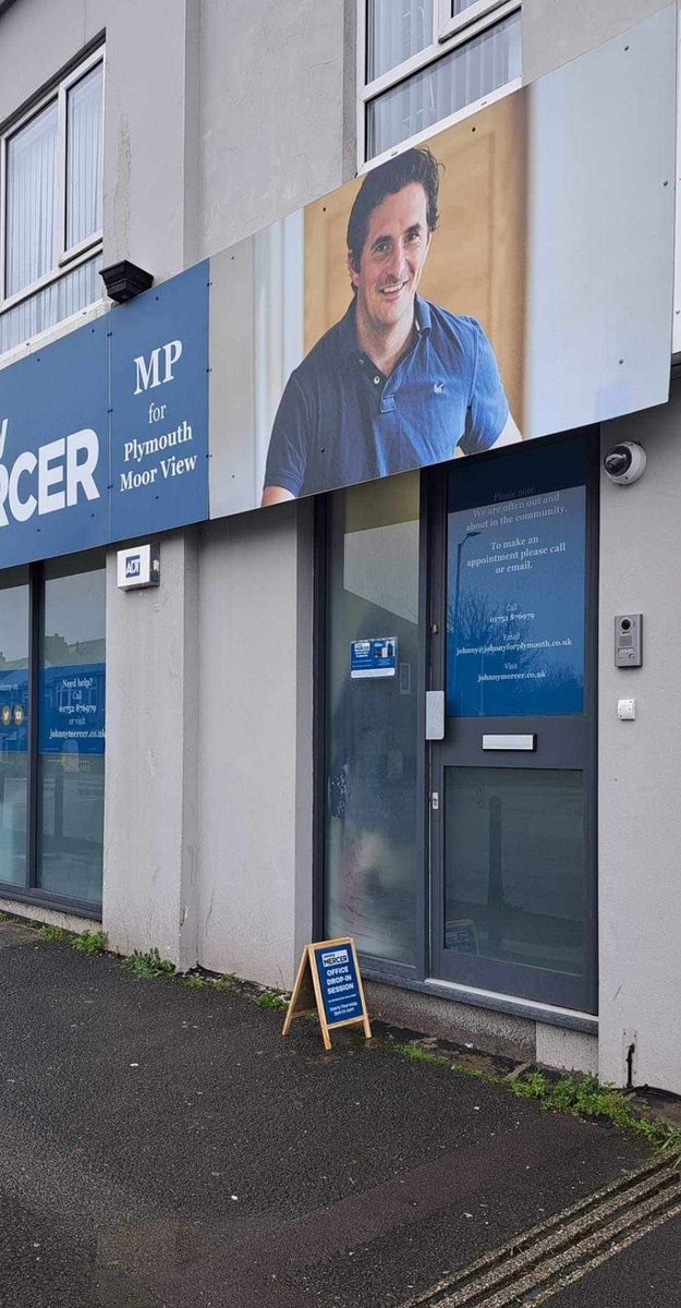 KevinSproston's tweet photo. Turns out Johnny Mercer MP only has a small one. Maybe that explains a few things... ๐
I'm sure, though, despite being small, he still wants people to attend his drop-in sessions.
#AdvertisingFail #DoYourJob https://t.co/iGsQMHXEdl