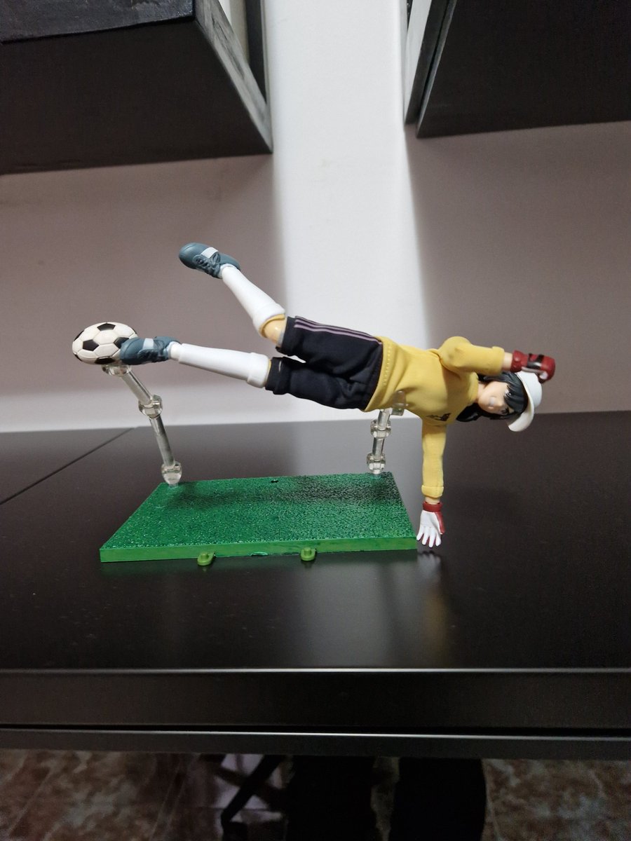 Oli_RM's tweet photo. Mirad que figuron de Ed Warner ⚽️
#kenWakashimazu #EdWarner #dasinmodel #Aliexpress #figuras #capitantsubasa https://t.co/rBNY0HbolM