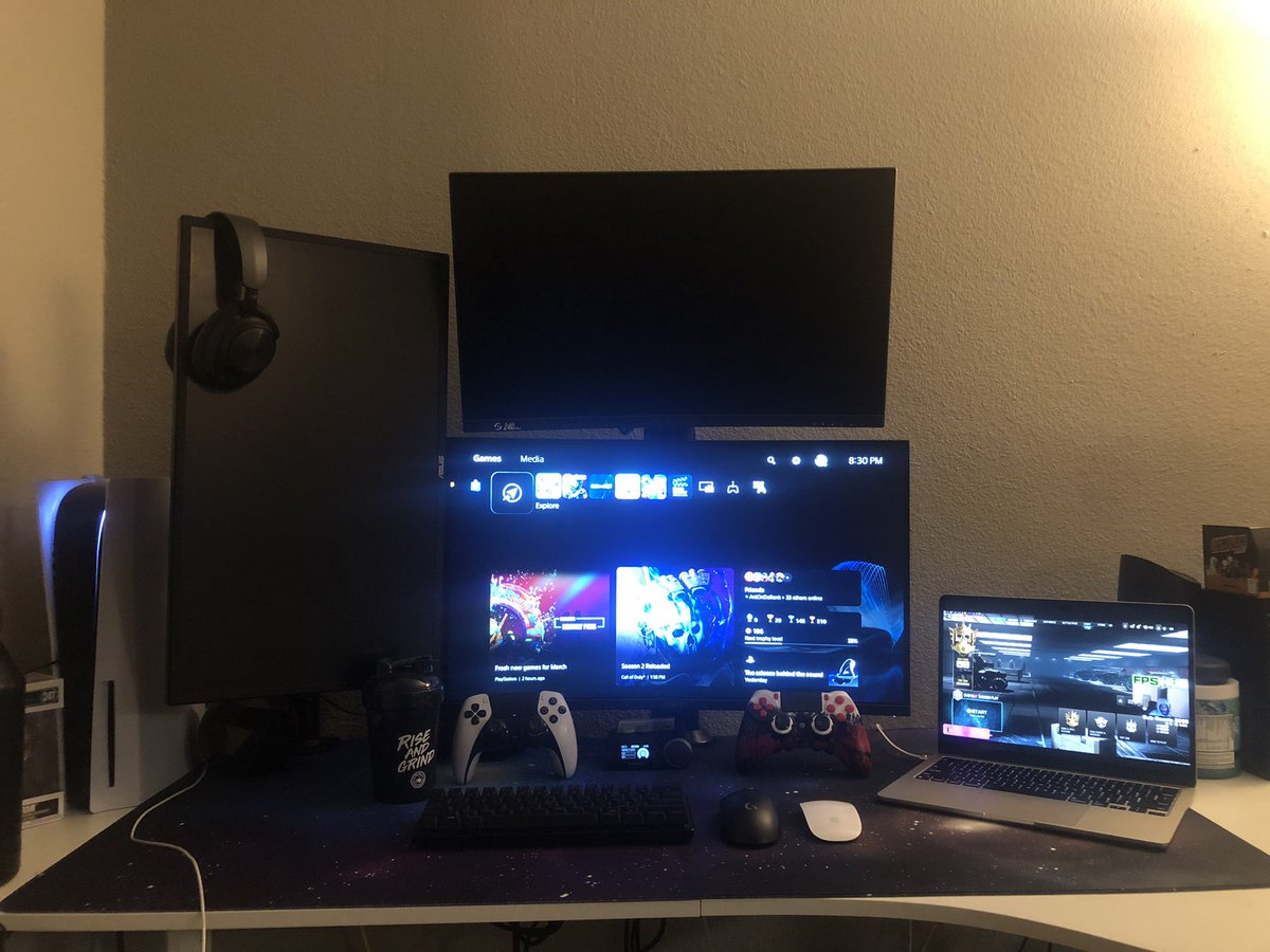 CxrsedHD_'s tweet photo. Dream swtup coming together just waiting on my pc !! https://t.co/J1xYVsQun5
