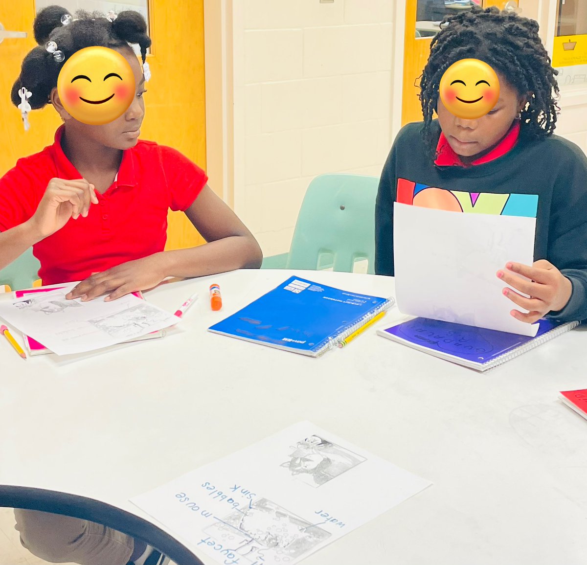 MrsSMendozaCPE's tweet image. Q:What do you see in the picture? 
S: I see ______. 
Students practice asking Qs AND responding to Qs. #QSSSA 
#PWIM for vocab challenge!Then we read the book. We are listening, speaking, reading &amp;amp; writing. And building confidence! @Seidlitz_Ed #ELsCan #MLLs