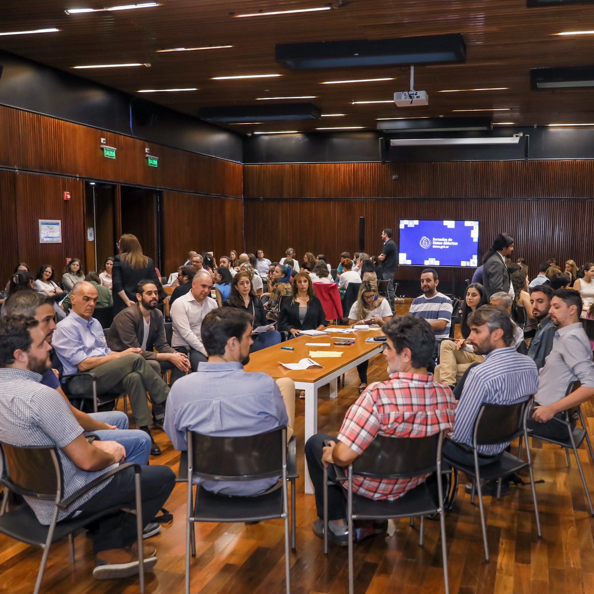 innovacionar's tweet image. 👏Terminó el segundo día de la #JornadaDeDatosAbiertos. 

🧑‍💻Compartimos las experiencias de los encargados de abrir datos en distintos organismos de gobierno.

#OpenDataDay 🌐📊