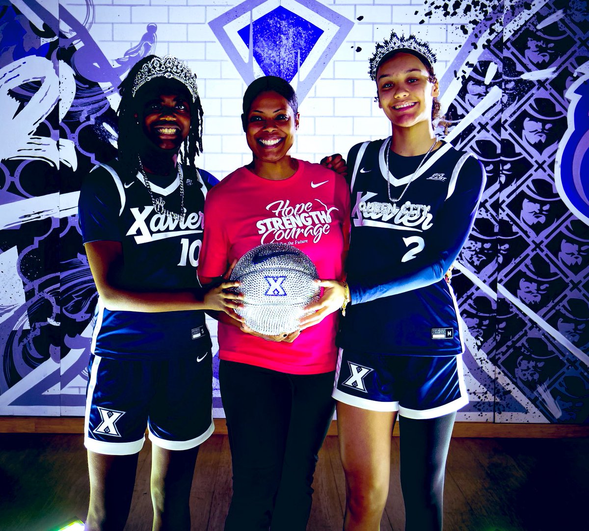t_stanfield2's tweet photo. Xavier University Unofficial 💙💙 @CoachMyiaOnFyia @CoachBri32 @CoachChambersXU #XU #XavierUniversity #Unofficial #pinkribbon #Basketball #BigEast 🏀 #hope #strength #courage
#fbcstrong #10and2 Dangerous on the court @JaniyahBaller10 🔥🔥🔥 https://t.co/MqHutVOPkn