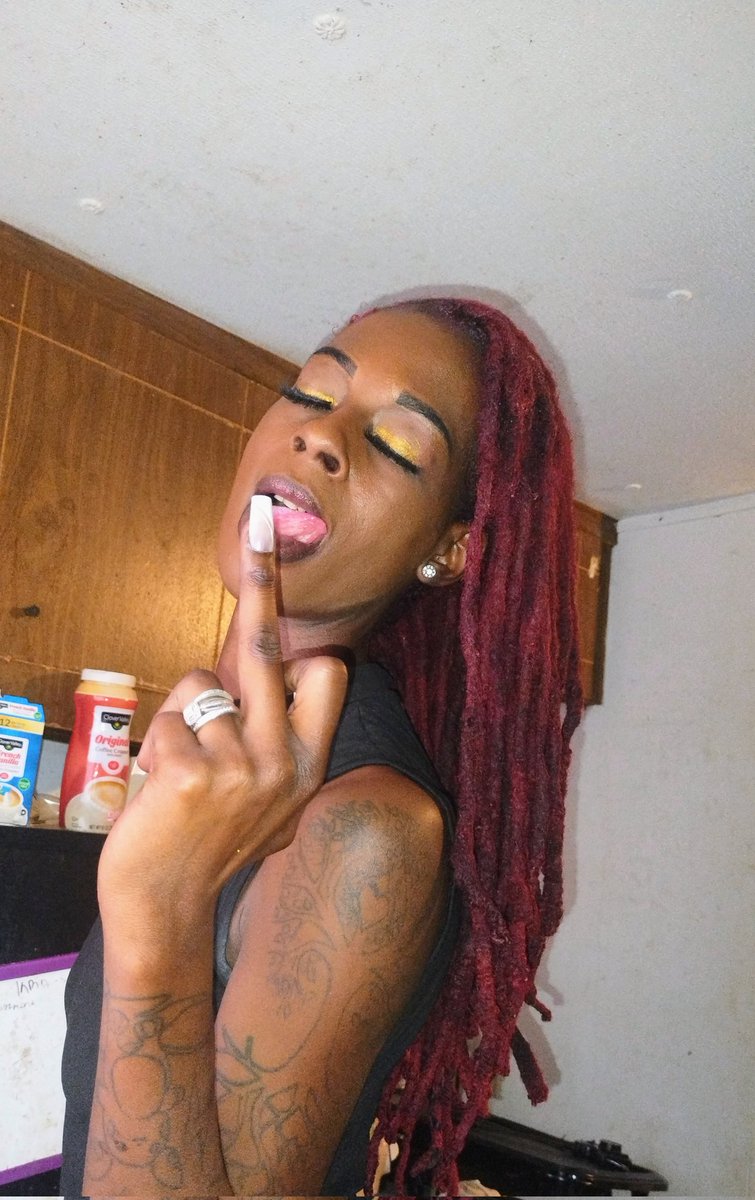 YoniExpress's tweet photo. Chocolate with locs 🥰❤️🦋🌻 https://t.co/72NhVN8RCI