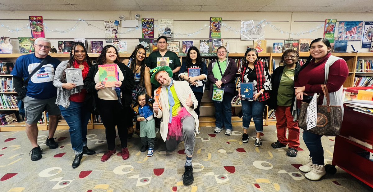 ajejaybirds's tweet photo. Teachers & Students were able to choose their Wednesday Wondrous Readers on Wacky Tacky Day in honor of “Read Across America Week.” Students shrieked with joy as they learned that reading can take them to wacky places. #ONLYONEYOU @GCSchoolsNC @TeachBellS @beth_callicutt https://t.co/iN8nXoIYbP