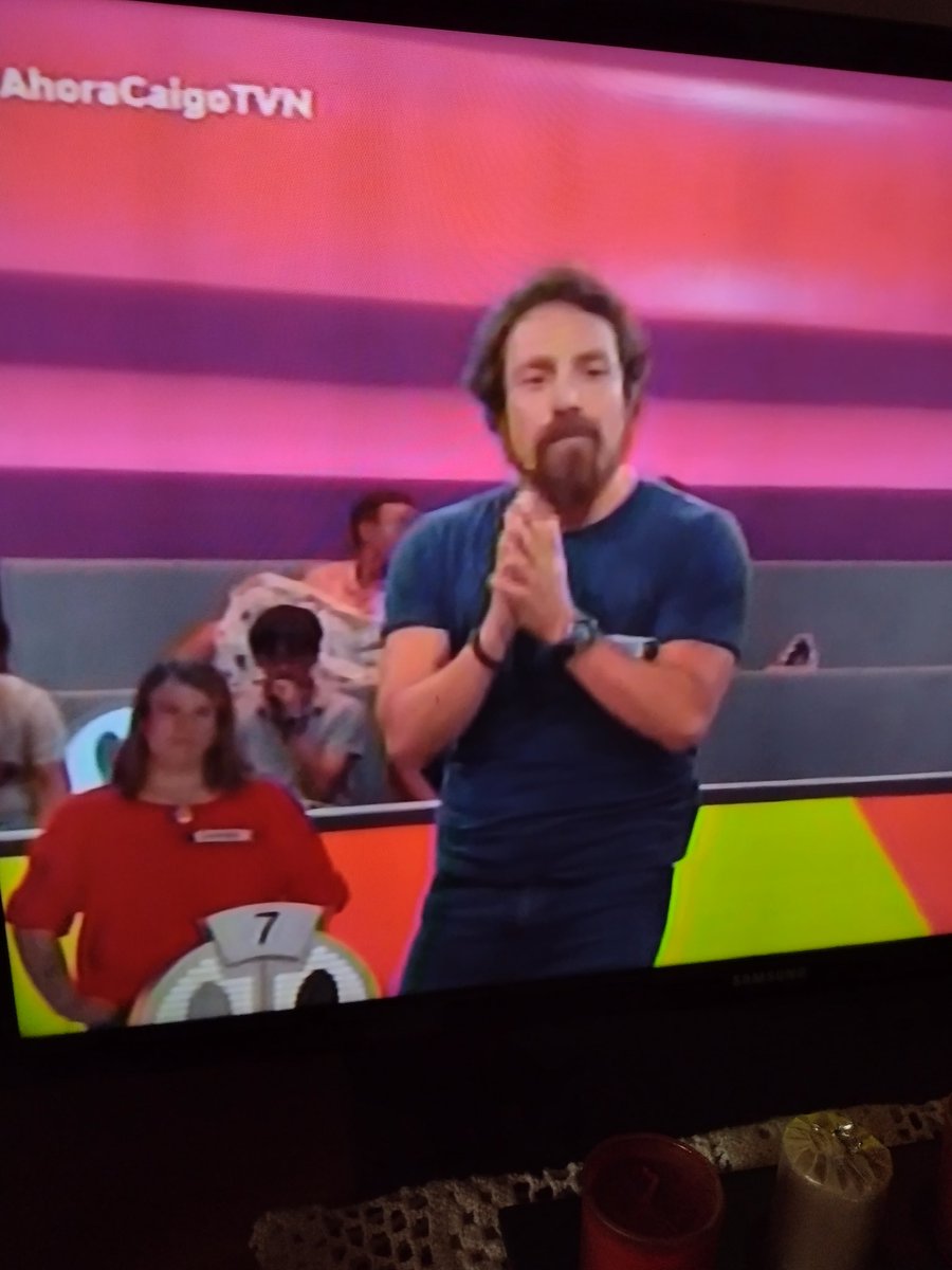 PATTY_ROJAS's tweet image. Grande profe Rodrigo #ahoracaigoTVN