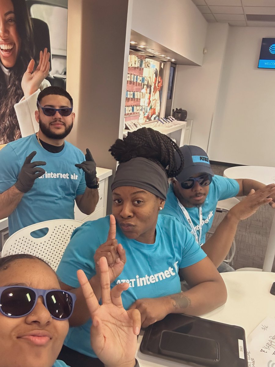Shoutout to my FANTASTIC team for selling 5 AIAs on Day 2 of the launch!! 🚀🔥

We exceeded our monthly goal in one day and will not stop here! 🐦‍🔥 

Look at them, they’re SWAGGED out! 😎 #OntheRoadTo65 #LifeAtAtt #ATTInternetAir #ATTSwag  #CottmanAve