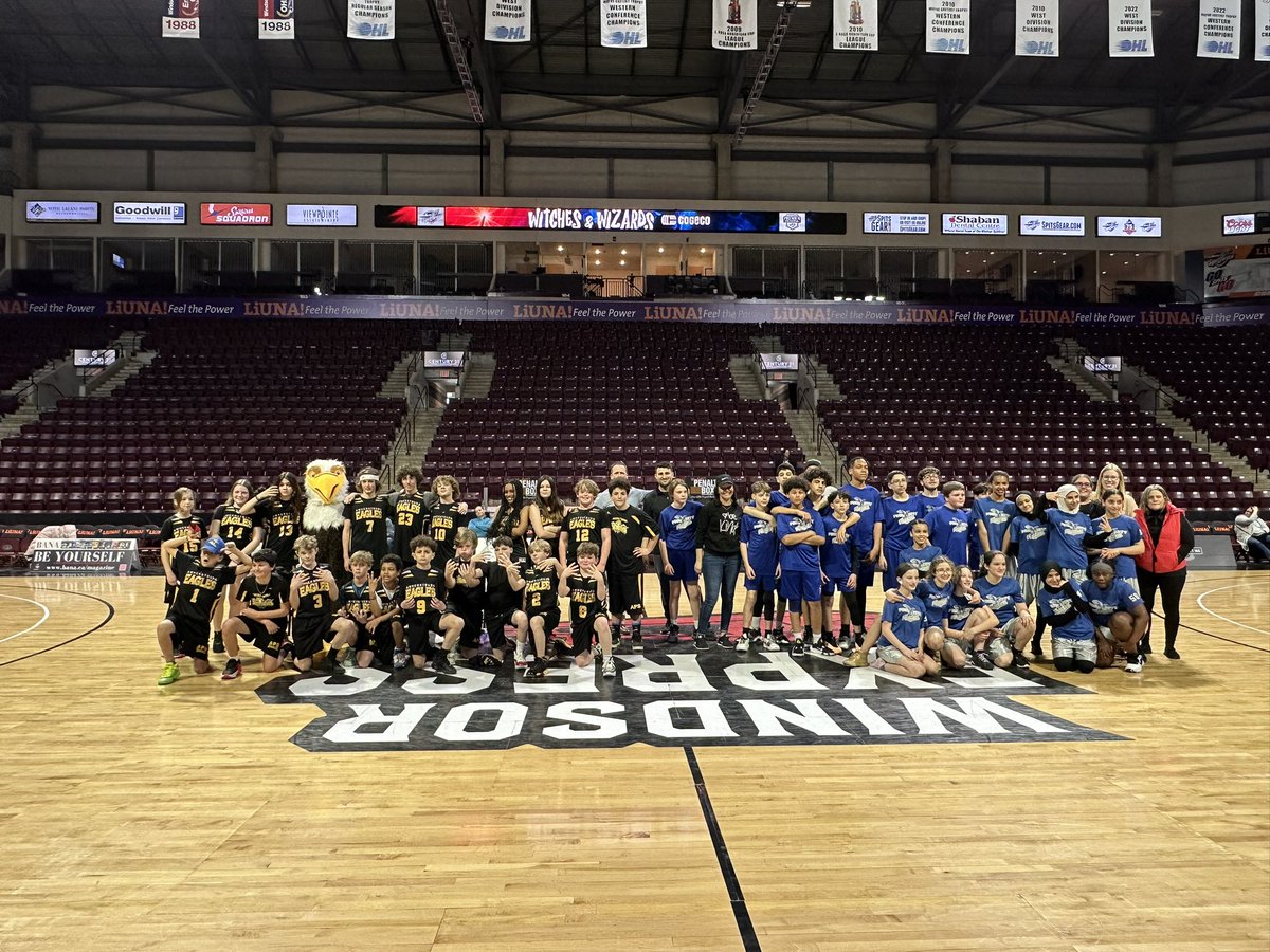 Cowpernicus's tweet photo. @GecdsbAmps and @CityFalcons rocked the house before the @WindsorExpress this afternoon!  What a great time! Congrats on a fun season. https://t.co/WctYqe0BjZ