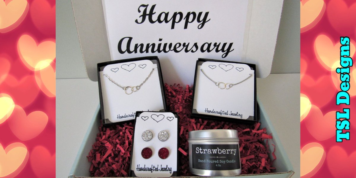 Happy Anniversary Gift Box ~ Infinity Necklace and Bracelet, Druzy Stud Earrings & a Handpoured Soy Candle
buff.ly/465A4Zq
#giftbox #anniversarygift #infinityjewelry #handmade #jewelry #handcrafted #shopsmall #etsy #etsystore #etsyshop #etsyhandmade #etsyjewelry