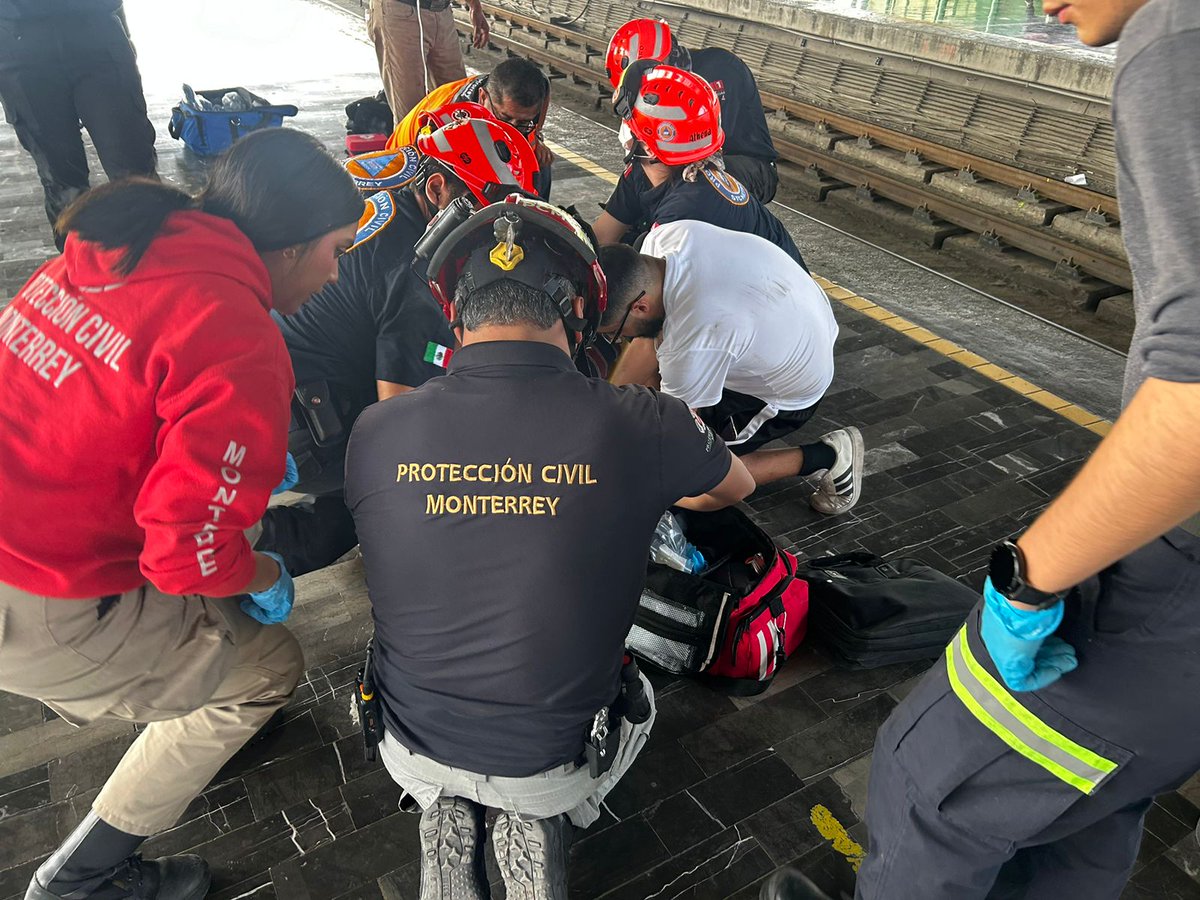 conexionnl1's tweet photo. #ULTIMASNOTICIAS #atropello en #metro línea 1 atiende #PCMTY Y PCNL información en desarrollo
@MtyFollow @AtentosMTYSur @MetroMtyOficial @CumbresMty @Mty_Leones @Cicmty @cesarmty https://t.co/zaglpHQb02
