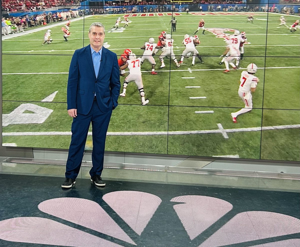 It’s “Football Night In Chicago” at 6 @NBCSChicago, checking in with @CoachWannstedt on QBs in #NFLDraft2024 & @MattLombardoNFL on possible Justin Fields market. Is there one and why is it dwindling? Join us.