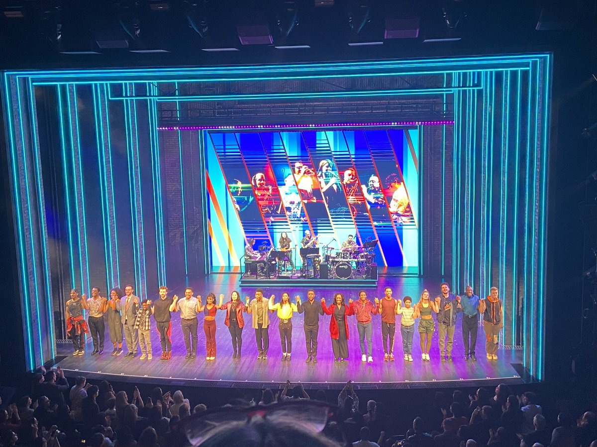 noblyrotten1's tweet photo. MJロンドンのプレビュー初日！
MJ The Musical London 1st Preview!
#mjthemusicaluk #strangecranium #hiroiida #electronicmusicdesign https://t.co/UzBYqjSJOw