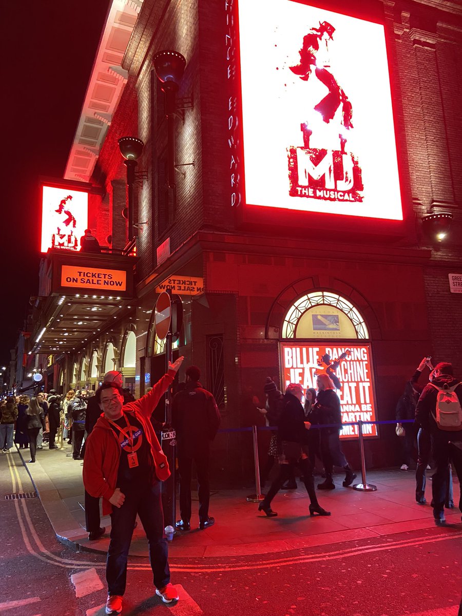 noblyrotten1's tweet photo. MJロンドンのプレビュー初日！
MJ The Musical London 1st Preview!
#mjthemusicaluk #strangecranium #hiroiida #electronicmusicdesign https://t.co/UzBYqjSJOw