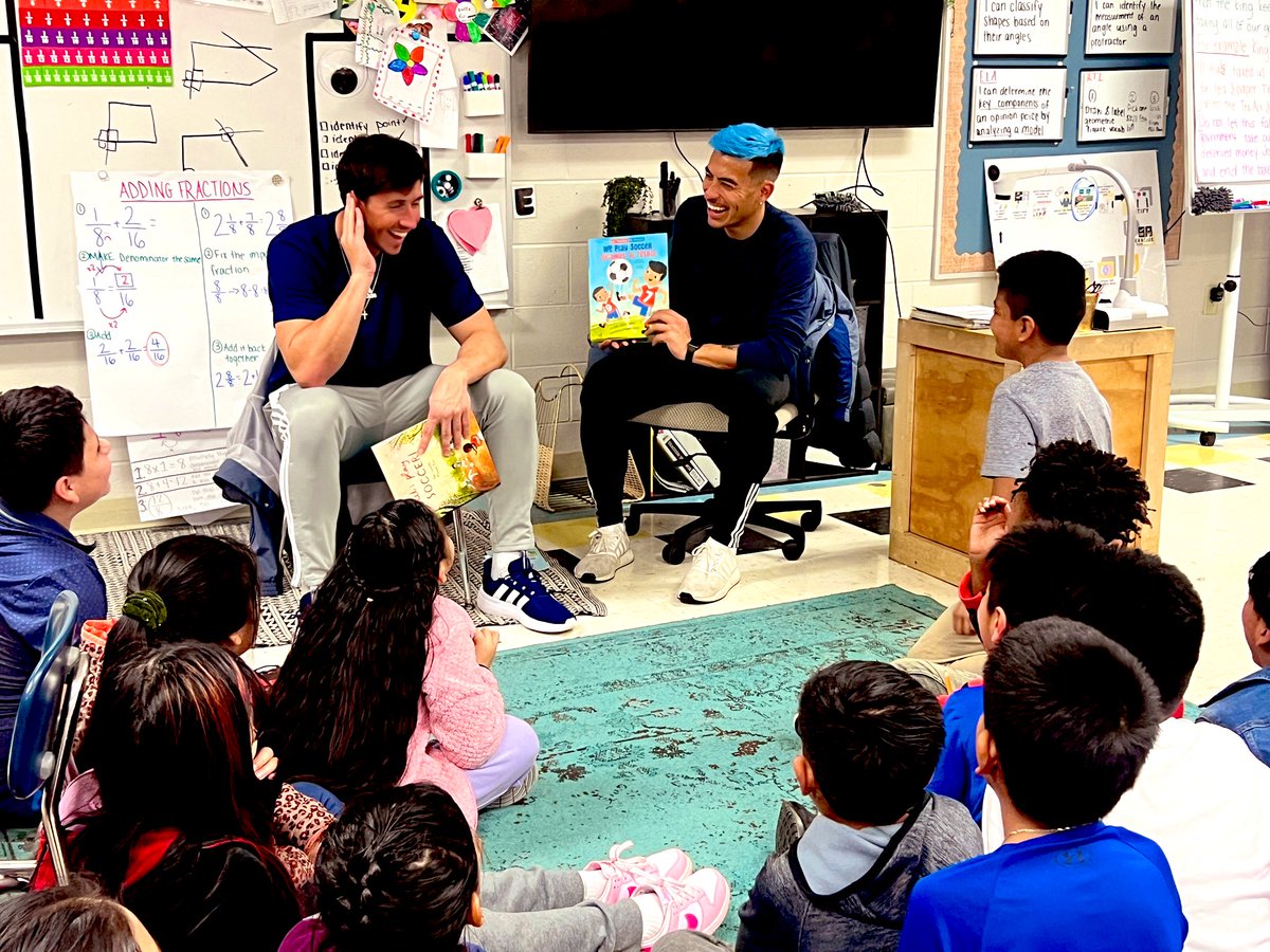 ChattanoogaFC's tweet photo. Celebrated Read Across America Week with another #ReadtoScore with @jonathanburke77 and Joseph Perez at East Lake Elementary School π https://t.co/po6oWJj19u