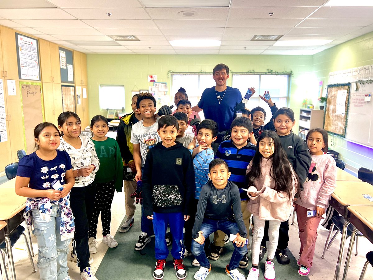 ChattanoogaFC's tweet photo. Celebrated Read Across America Week with another #ReadtoScore with @jonathanburke77 and Joseph Perez at East Lake Elementary School π https://t.co/po6oWJj19u