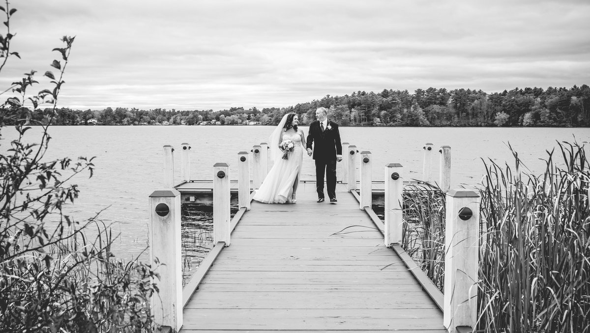 MRPhotos14's tweet photo. I loved all the colors of Kim and Bill's Fall wedding. This one felt like a classic black and white in a quiet moment before they tore up the dance floor!

#maureenrussellphotography
#southshoremaweddingphotographer
#massachusettsweddingphotographer 
 #thelakehouse https://t.co/UbVUERtJCO
