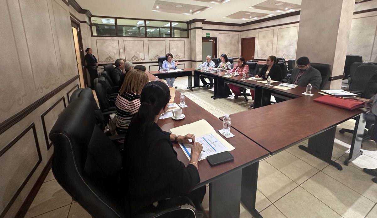 PJdeHonduras's tweet photo. En el marco del Servicio Nacional de Facilitadores Judiciales #SNFJ se desarrolla la primera reunión de este año de la Comisión Coordinadora para evaluar los avances, definir el presupuesto y aprobar proyectos encaminados al fortalecimiento del mismo. https://t.co/myXG1p6jrC