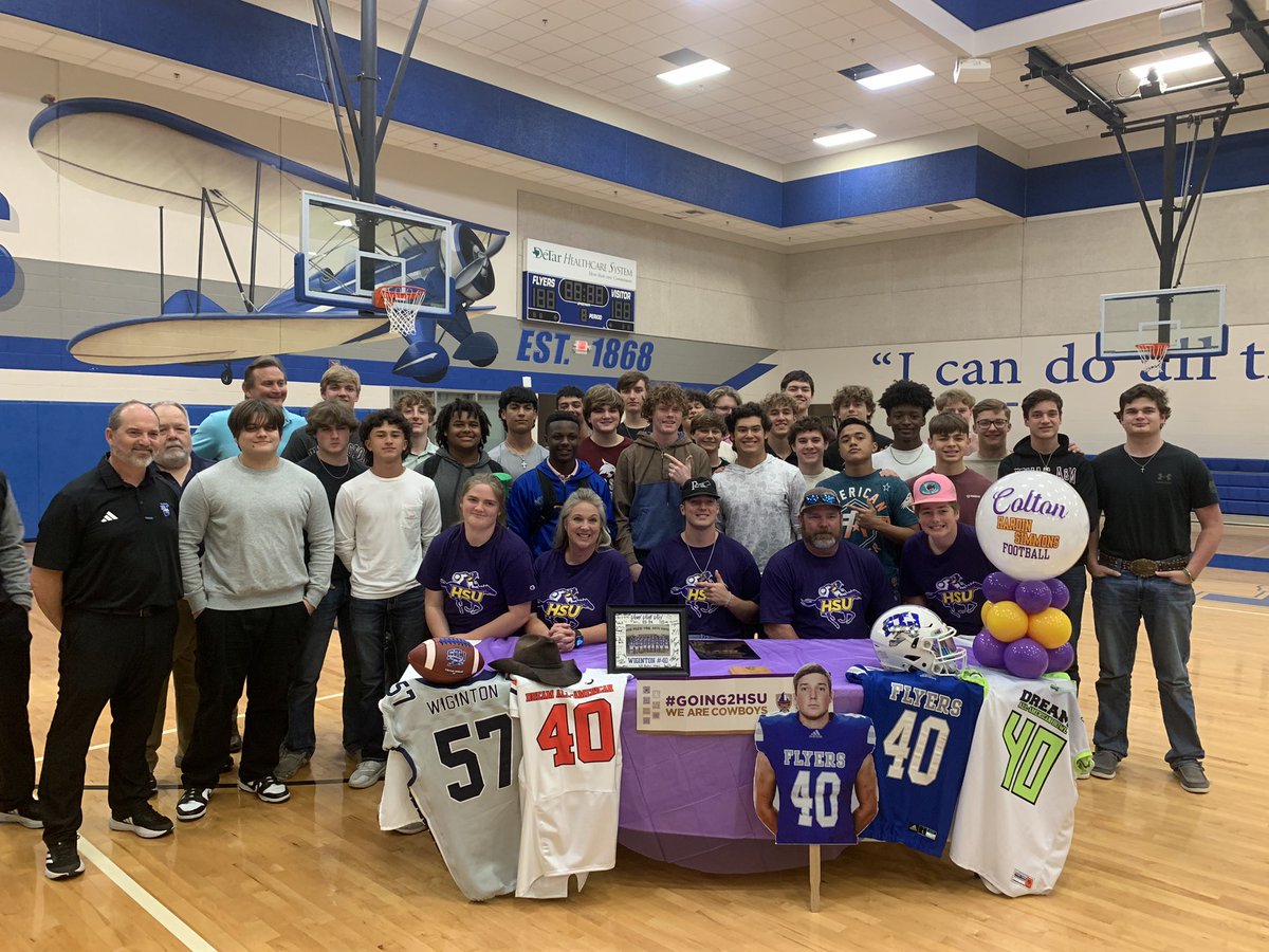 We did our official signing today at school!  I want to give all the thanks to my parents, my village, my coaches and God!  God has Blessed me in so many ways!  I am sure excited to start my next level of education and playing football!  <a href="/jamesduprie/">James Duprie</a> <a href="/CoachFloydHSU/">Logan Dwaine Floyd HSU</a> <a href="/Whitehead_HSU/">Jeff Whitehead</a>