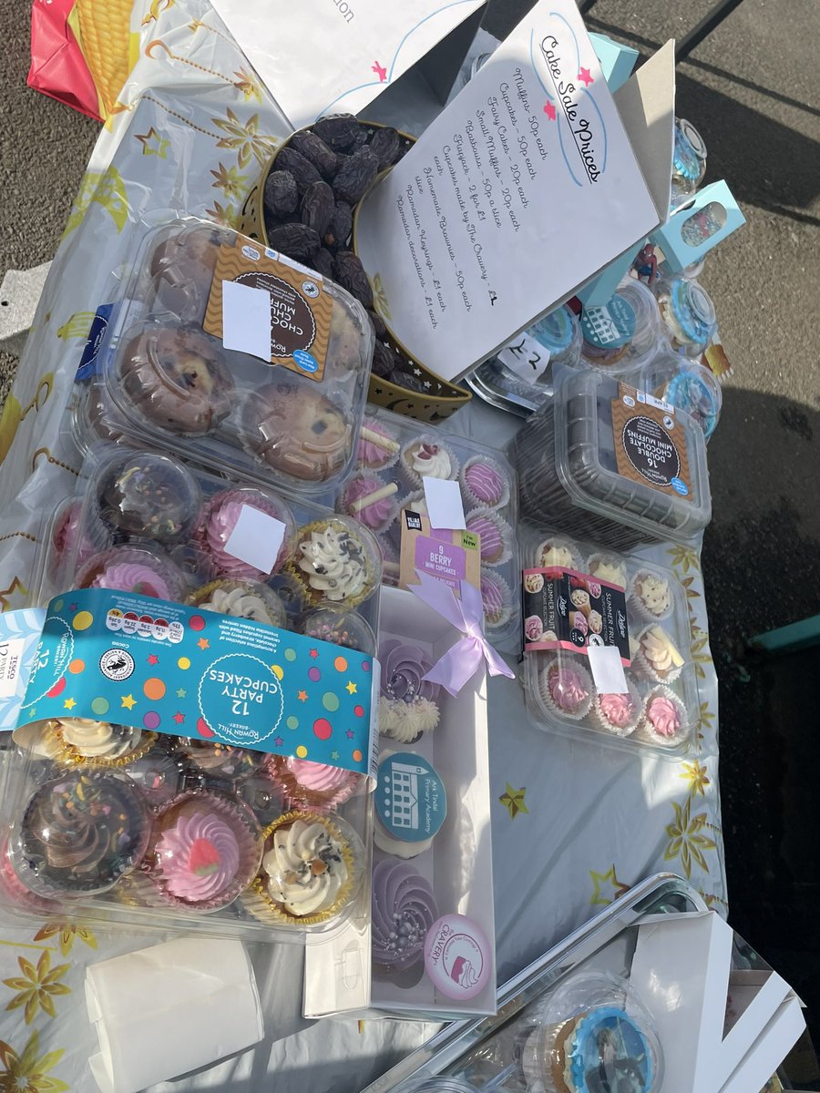 MrsKaurAT's tweet photo. Our Cake Sale was busy this afternoon! A huge Thank you to our wonderful PTA for arranging and pulling off a successful first event- first of many😊🧁🍰also a huge thank you to The Cravery Bakery for their generous donation of scrumptious treats @arktindal https://t.co/1yLiqBryeJ
