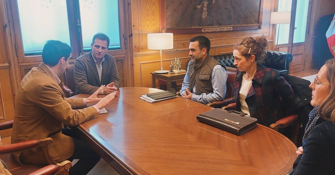 GremUcr's tweet photo. Martes reunión con el Presidente de  Diputación de Bu. Le presentamos  proyectos 2024. Acompañados del Asesor de la Dirc G de Bomberos  Colombia 🇨🇴 Juan Camilo Sánchez @k9sanchez transmitió el trabajo realizado dentro del programa de colaboración téc internc  Grem - Bomberos https://t.co/ReiIxv4CpO