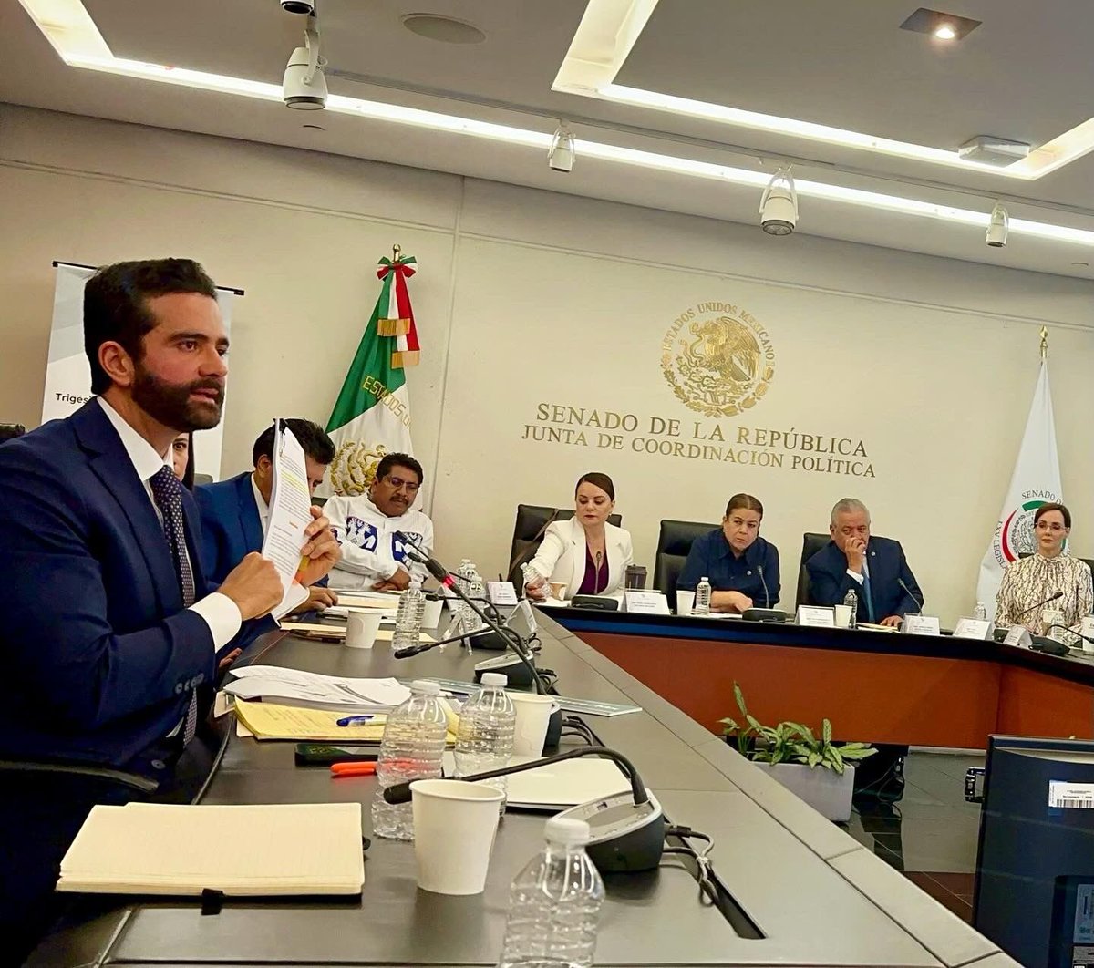 funsamex_org's tweet photo. Agradecidos por la invitación para participar hoy en la Trigésima Reunión Ordinaria de la #ComisiónDeSalud del @senadomexicano con el objetivo de presentar el estatus, alcances y beneficios de la iniciativa de #LeyGeneralDeCáncerMx, cuyo análisis se encuentra en esta Comisión y en la Comisión de Estudios Legislativos. Agradecemos especialmente a nuestra aliada, Pdta. de esta instancia, @SenadoraV, por su invitación, así como a cada Senadora y Senador integrantes de esta Comisión.