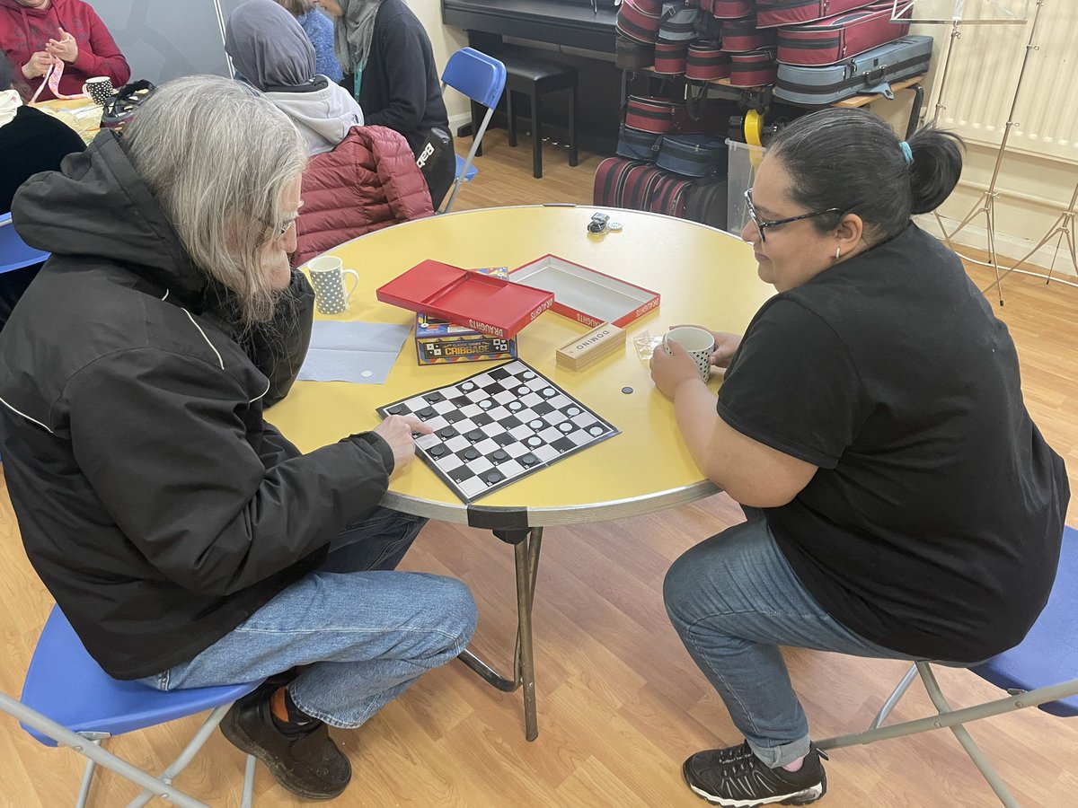 MrsKaurAT's tweet photo. Our Community members and parents enjoyed delicious soup and freshly baked bread, whilst having a chit chat and a serious game of draughts! The 1000 piece puzzle is coming along nicely too!👍🏽🧩🥣☕️@arktindal https://t.co/68XlZBmGlW