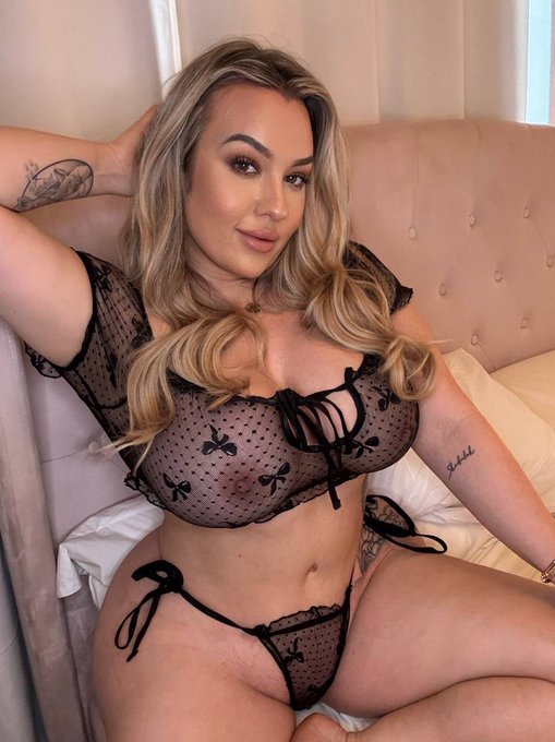 Do you know what special day it is today ? https://t.co/vHpEUe5Y5Q