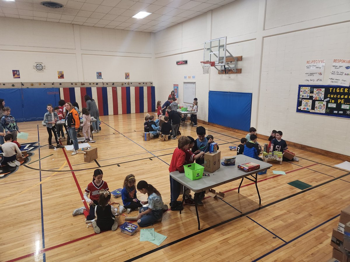 Howe2Books's tweet image. Today the Jefferson Jet Propulsion Labatory was opened for building! The students worked in teams to build their  team&apos;s rover! We are all loving our One Jefferson One Book A Rover&apos;s Story!