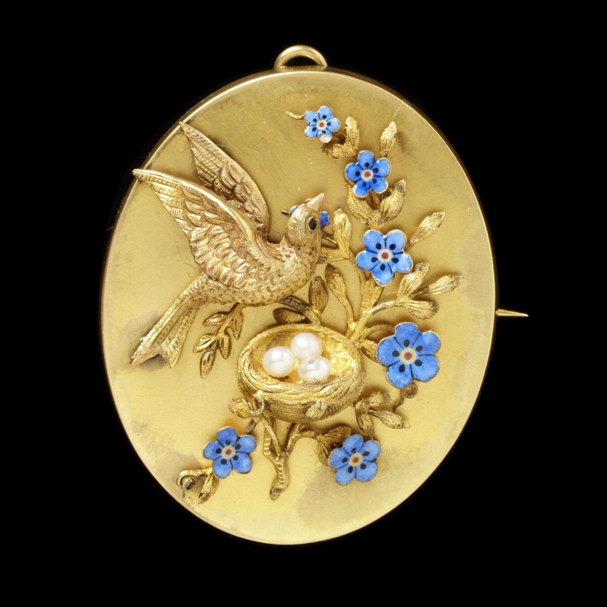 wikivictorian's tweet photo. Brooch, gold plaques decorated with compositions of a bird, a nest with eggs, and forget-me-nots, possibly made by Harry Emanuel of London, England, about 1855-73. Victoria &amp; Albert Museum. https://t.co/oum0O8WK5O