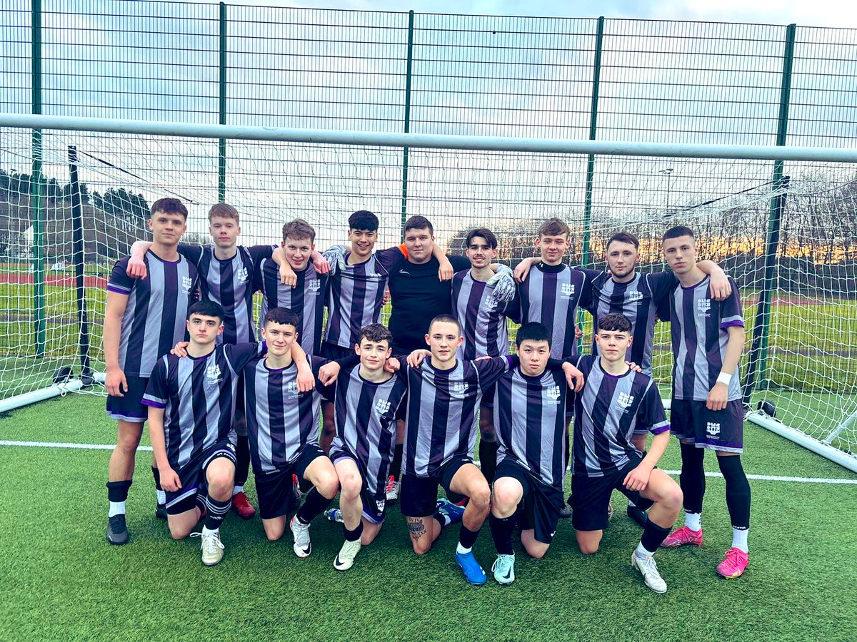 ⚽️SENIOR BOYS PLAY OFF SUCCESS⚽️

Another fantastic win for the senior football team and <a href="/LouiseMcJacobs/">Louise McJacobs</a> The team won 7-4 against St Paul’s taking them in to the next stages of the league 💪🏽

⚽️Jak
⚽️Liam
⚽️⚽️Calvin
⚽️⚽️⚽️John

🏆MOTM John H 🙌🏽