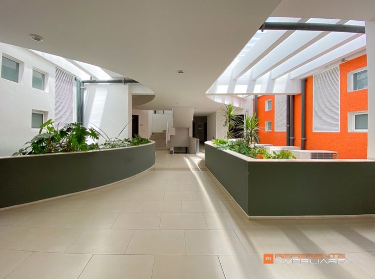 referenteinmo's tweet photo. Loft amueblado ubicado por zona Cumbres.
El edificio cuenta con elevador.
1 hab. – 1.5 baños – Av. Colocio
Ver precio 👇 👇 👇 
https://t.co/boPPLuDoeL

#cancun #renta #inmuebles https://t.co/Wbudji43q6